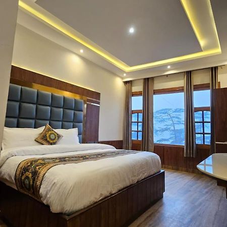 Mountain Zest- Simla Royale Near Mall Road Free Pickup From Railway Station Simla Buitenkant foto