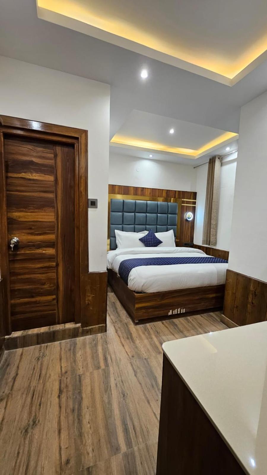 Mountain Zest- Simla Royale Near Mall Road Free Pickup From Railway Station Simla Buitenkant foto