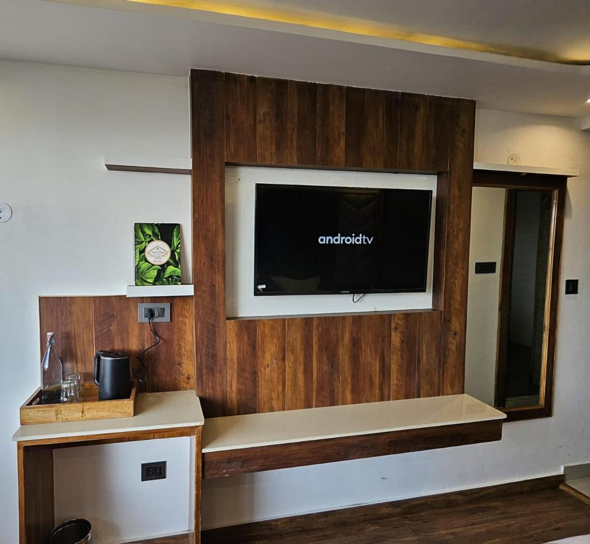 Mountain Zest- Simla Royale Near Mall Road Free Pickup From Railway Station Simla Buitenkant foto