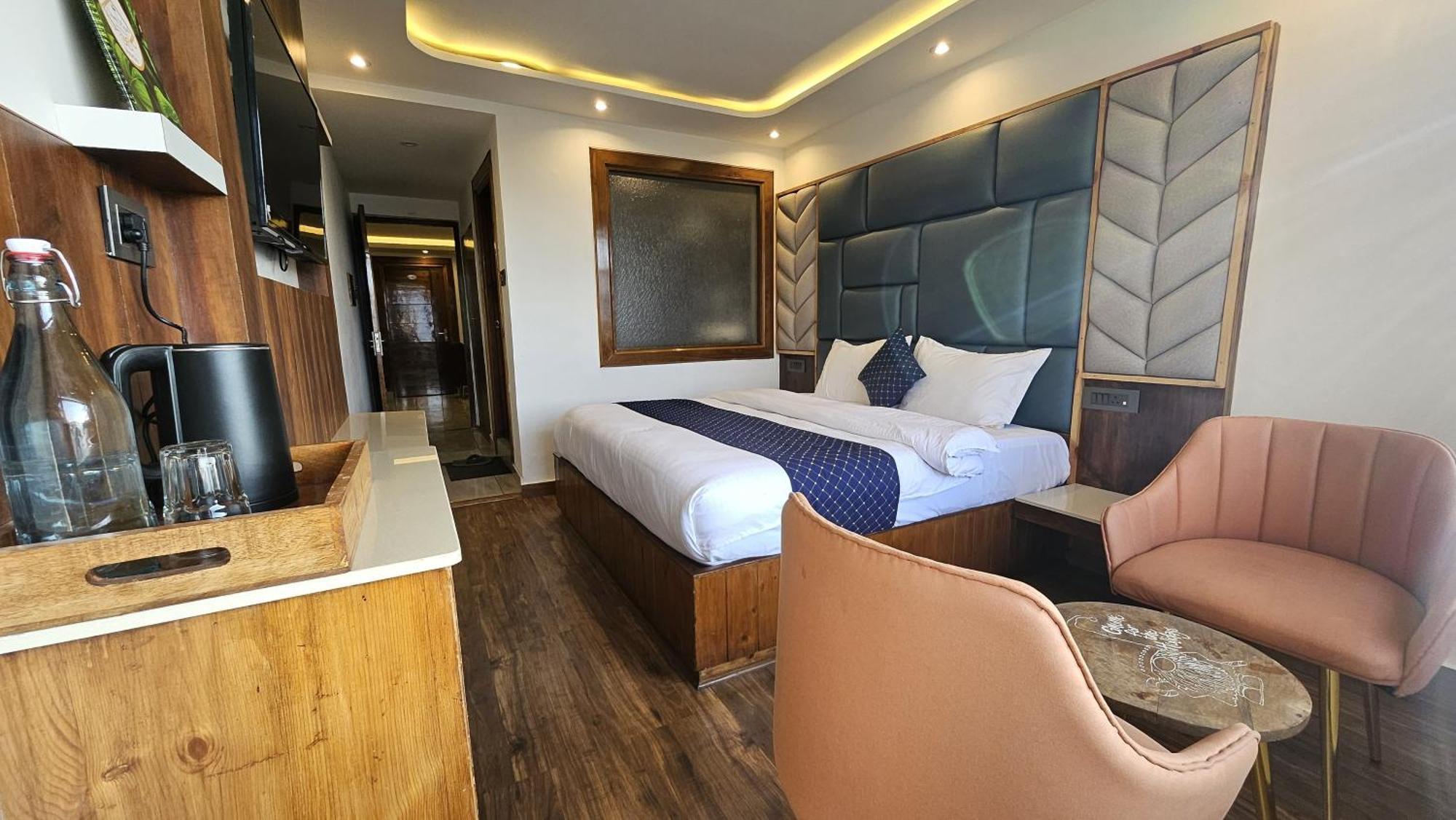 Mountain Zest- Simla Royale Near Mall Road Free Pickup From Railway Station Simla Buitenkant foto
