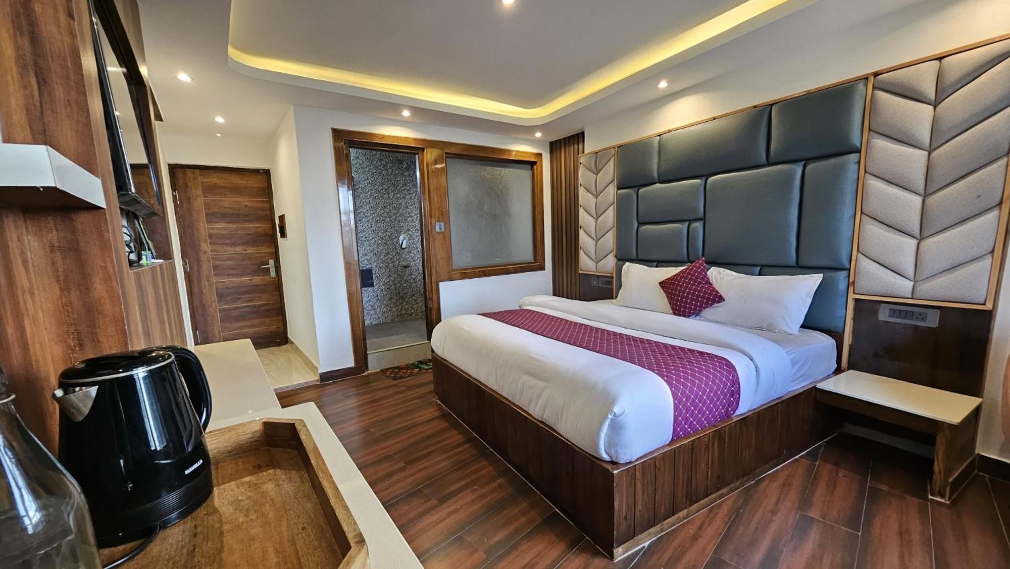 Mountain Zest- Simla Royale Near Mall Road Free Pickup From Railway Station Simla Buitenkant foto