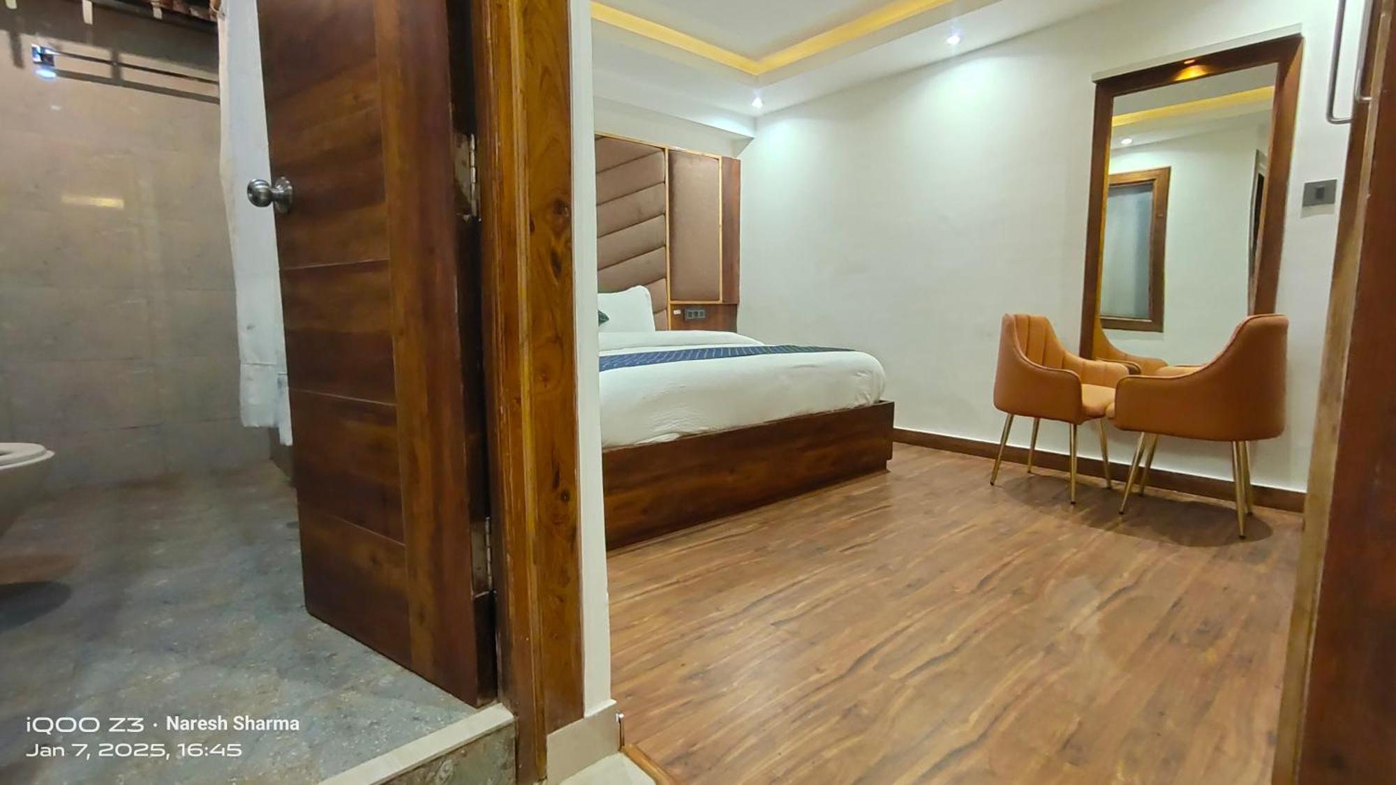 Mountain Zest- Simla Royale Near Mall Road Free Pickup From Railway Station Simla Buitenkant foto